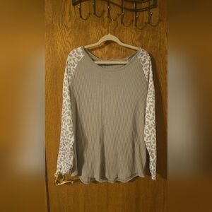 She & Sho 2x Khaki Ribbed Leopard Long Sleeve Worn Once